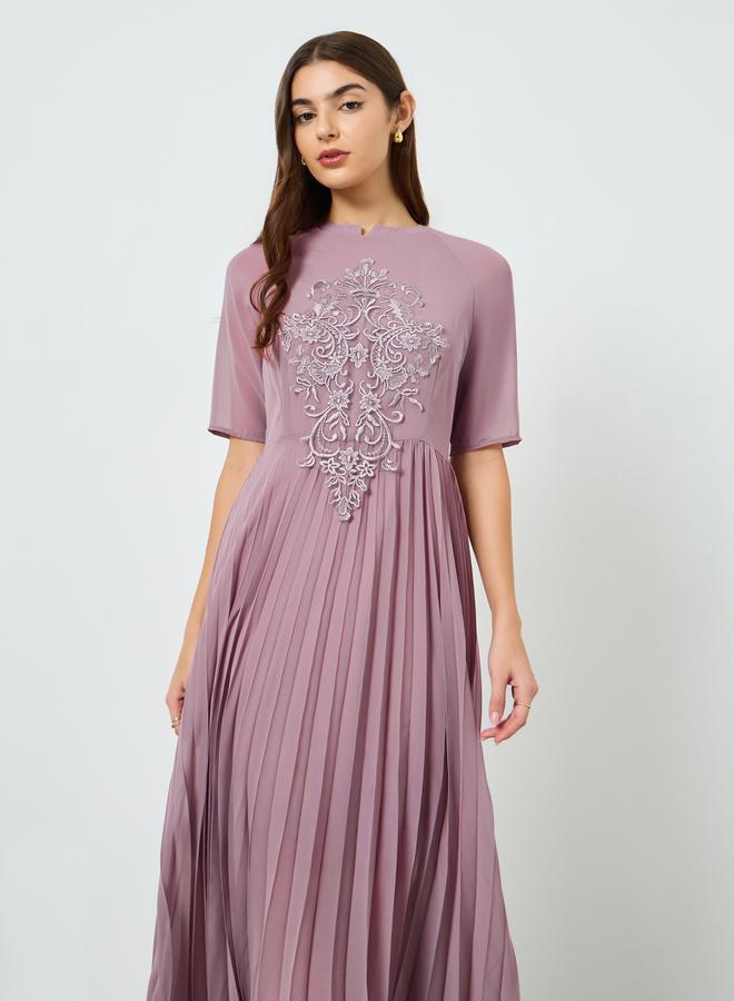 ستايلي فستان طويل بليسيه من الدانتيل المطرز للنساء - Image 1